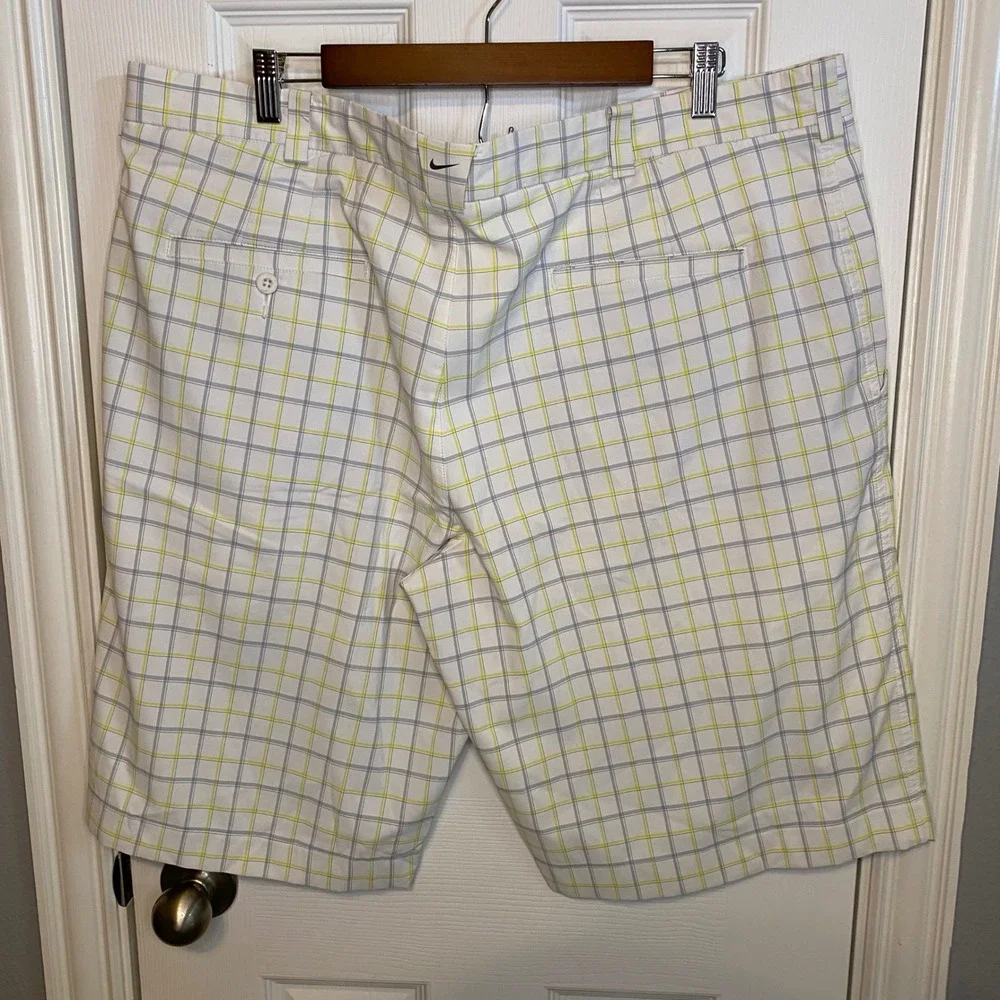 Nike Golf Shorts Men's 40 Plaid White Grey Lime Yellow Flat Front Stretch Pocket